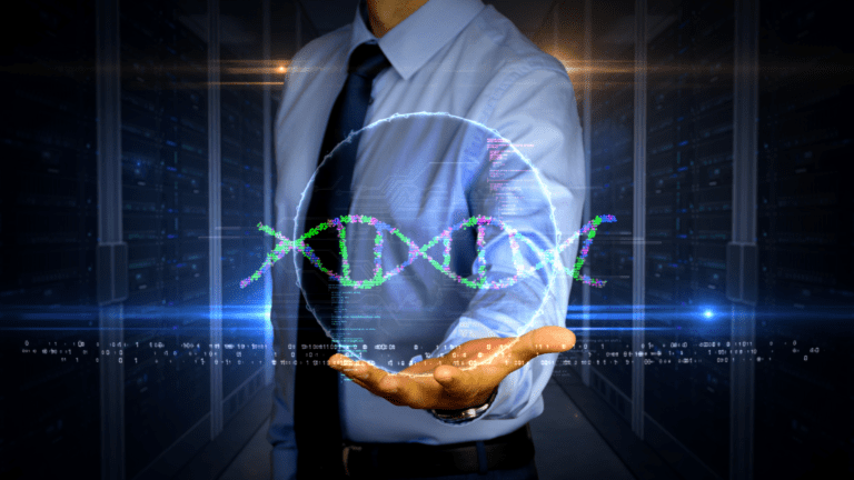 Executivo segurando holograma de DNA em ambiente tecnológico, representando chamada pública do MCTI e CNPq para novas tecnologias em bioinformática e biotecnologia.